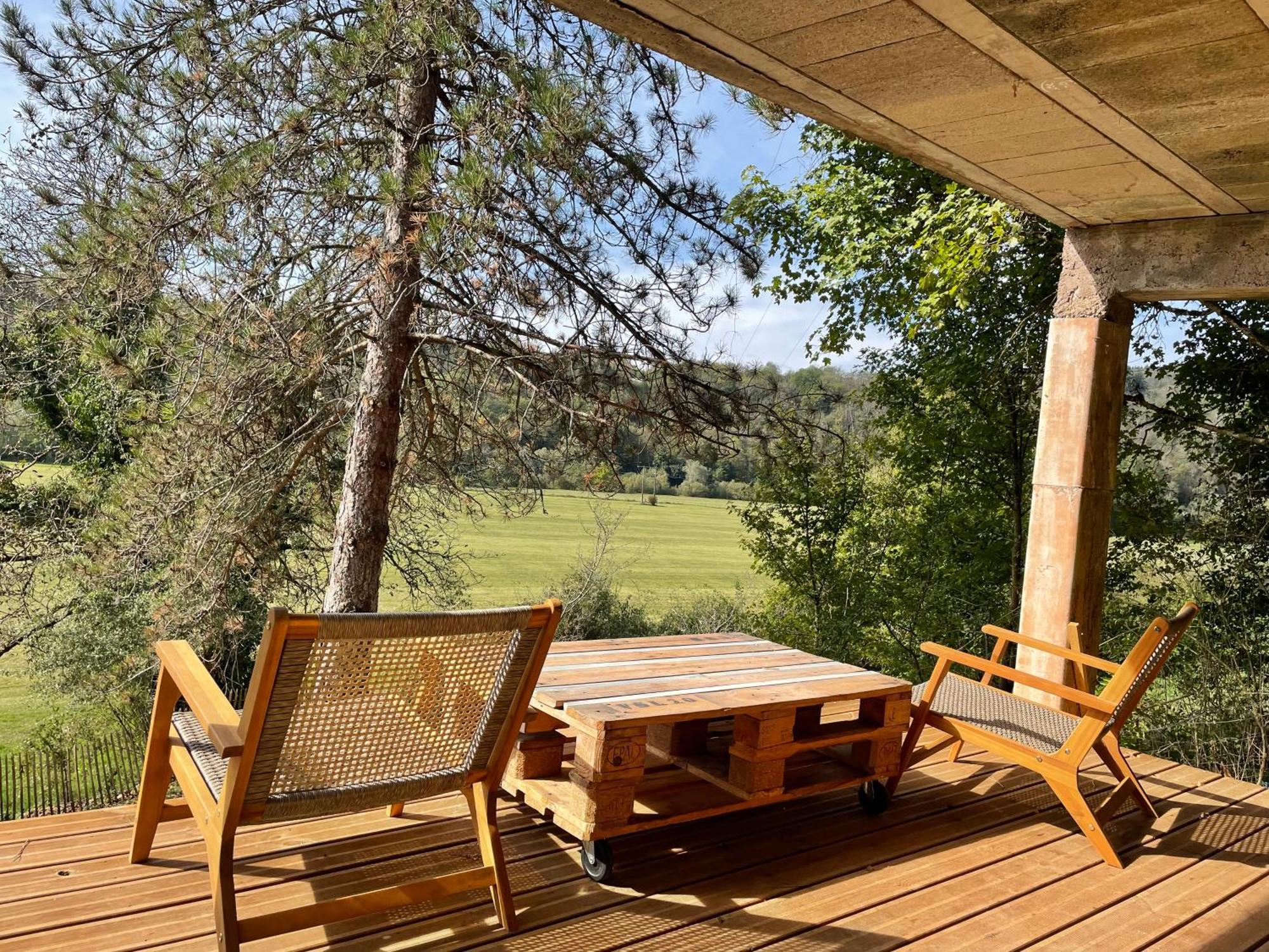 Villa Little Loue, Au Bord De La Riviere à Chenecey-Buillon Extérieur photo